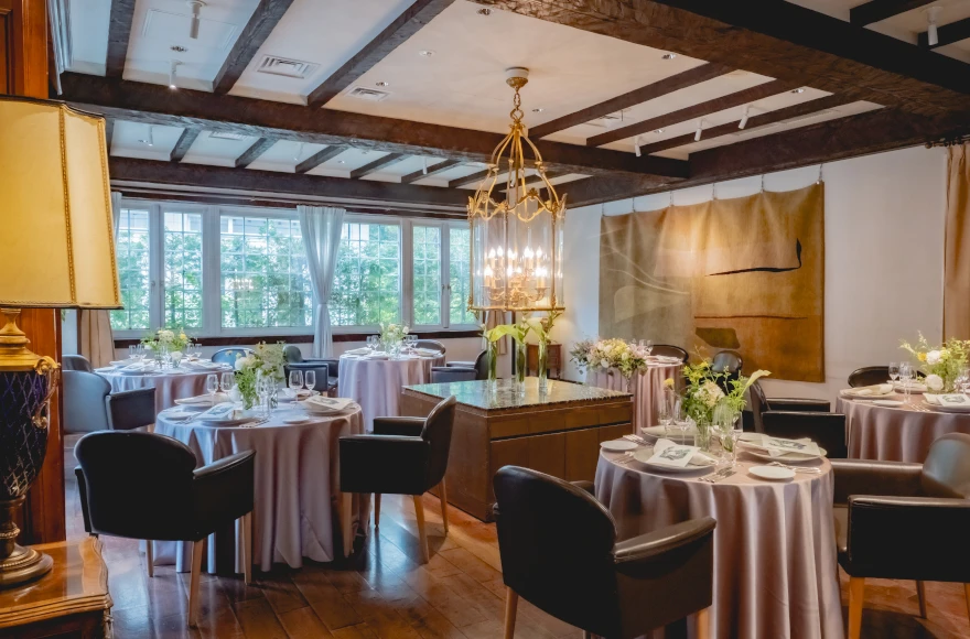 MAIN DINING（1階 メインダイニング）