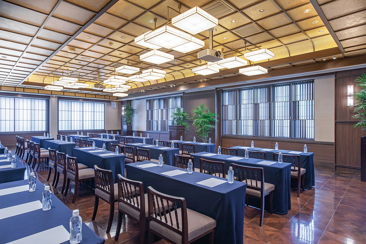 大会場 2F モダン