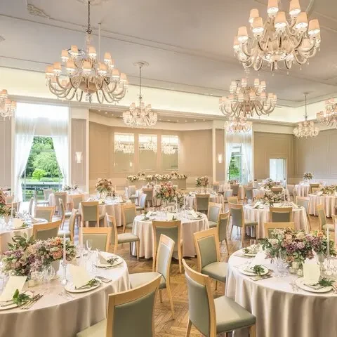 プレシャスホール