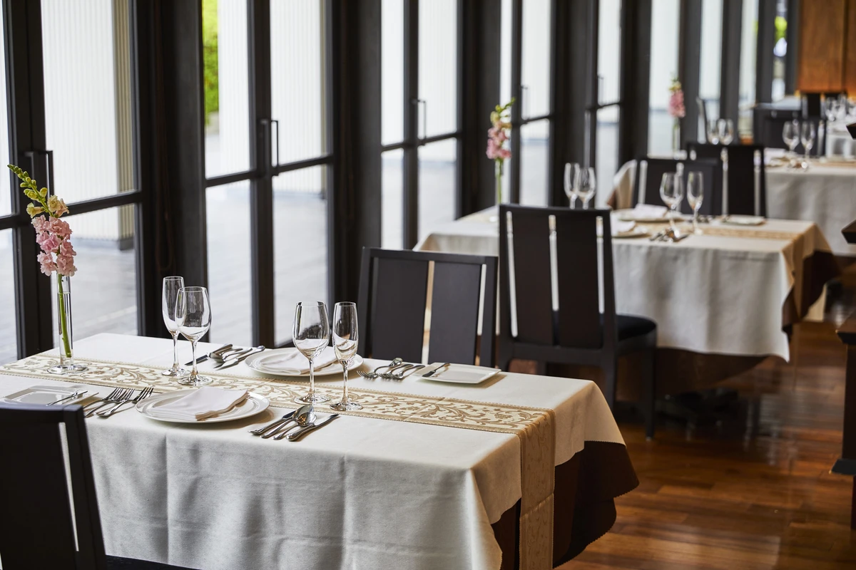 ミッテ:メインダイニング