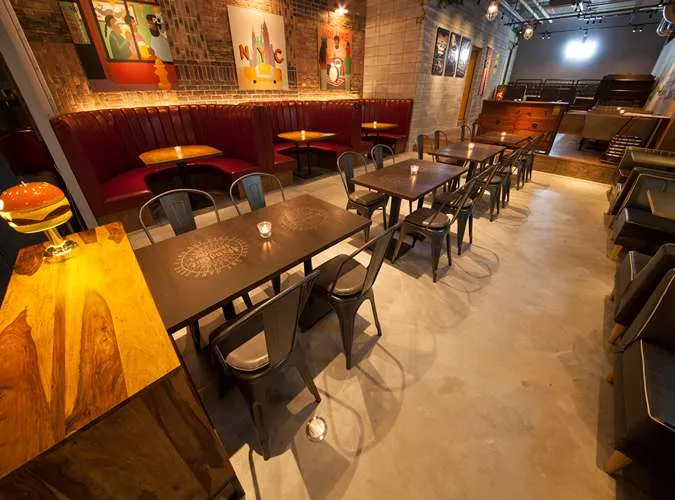 HangOut HangOver 西武新宿Brick St.店:HangOut HangOver 西武新宿Brick St.店