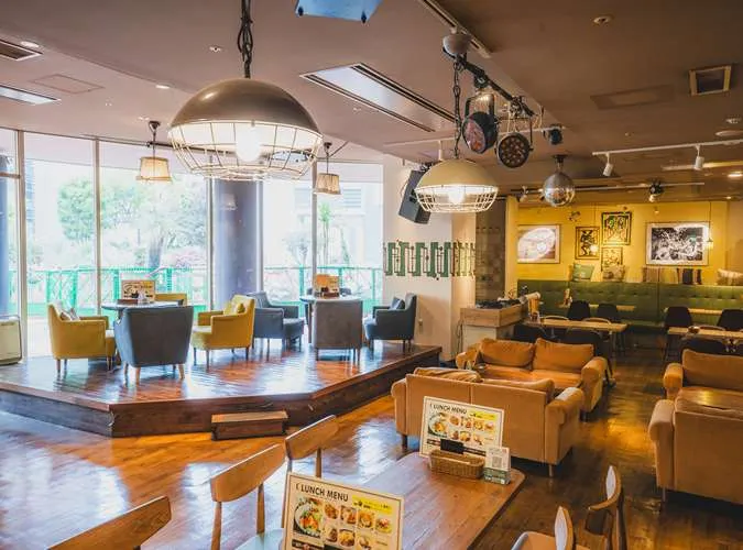 #702 CAFE&DINER なんばパークス店