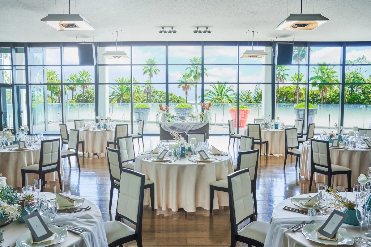 W the style of wedding