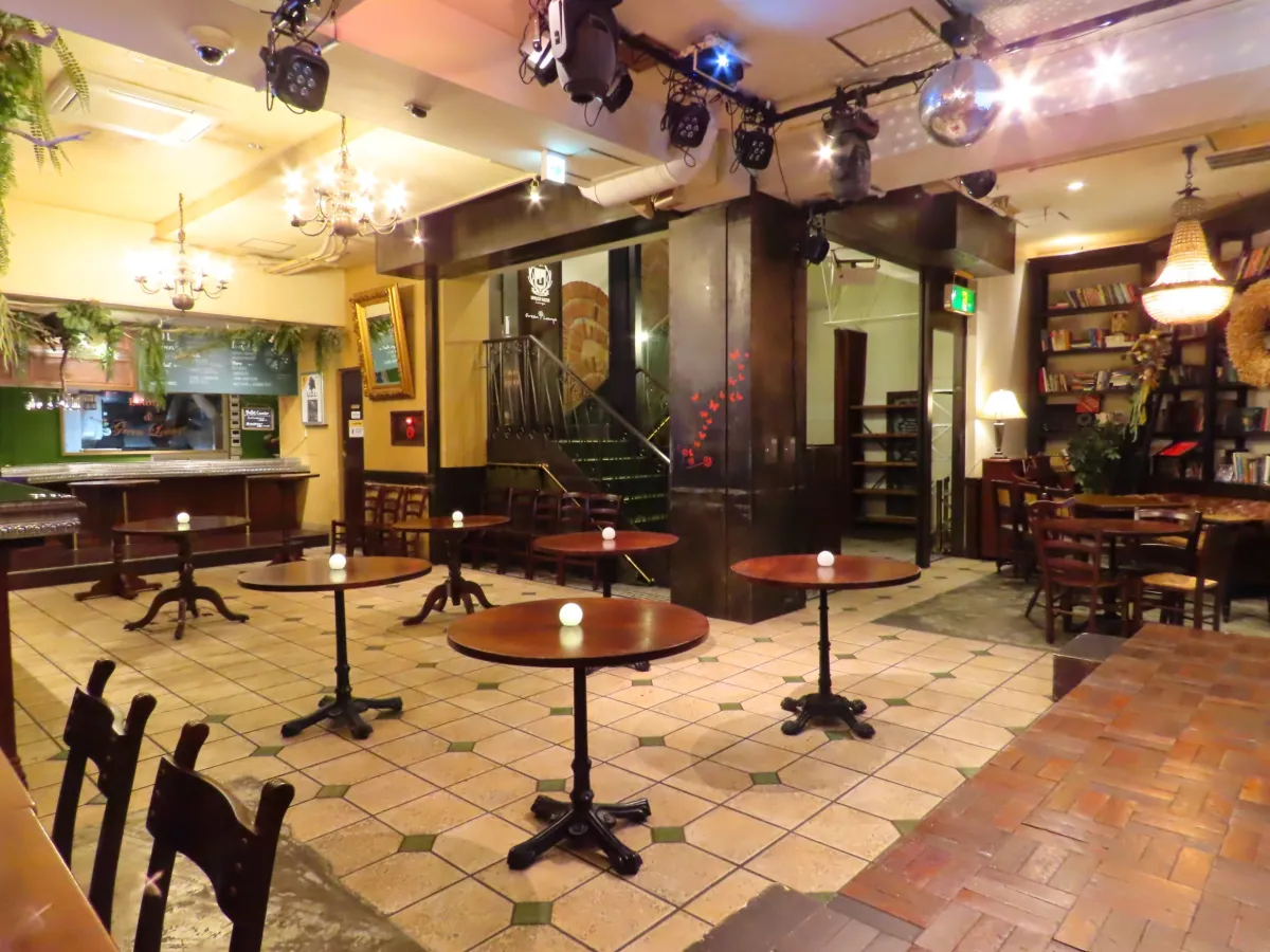 Green Lounge:Green Lounge