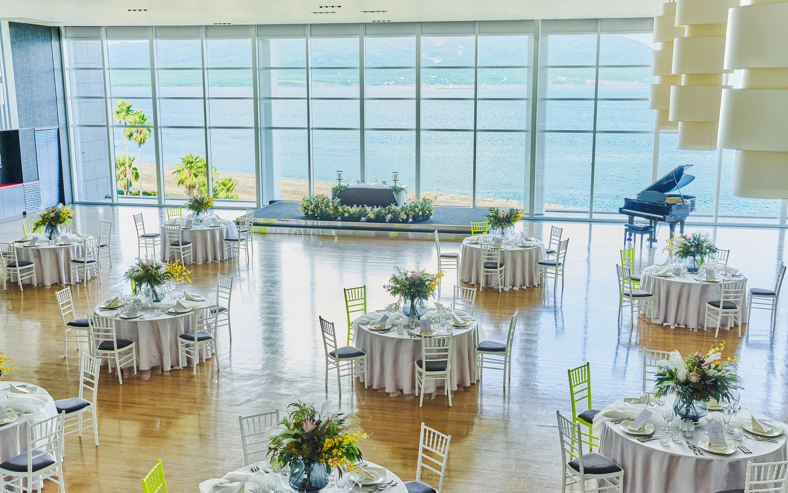 W the style of wedding