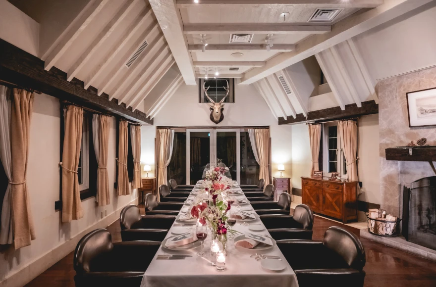 DINING（2階 ダイニング）