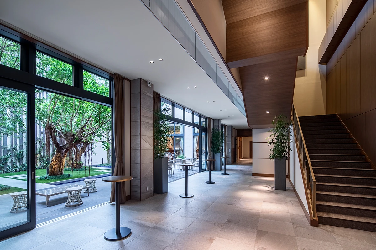 LAZOR GARDEN NAGOYA:大会場 / グラシエント