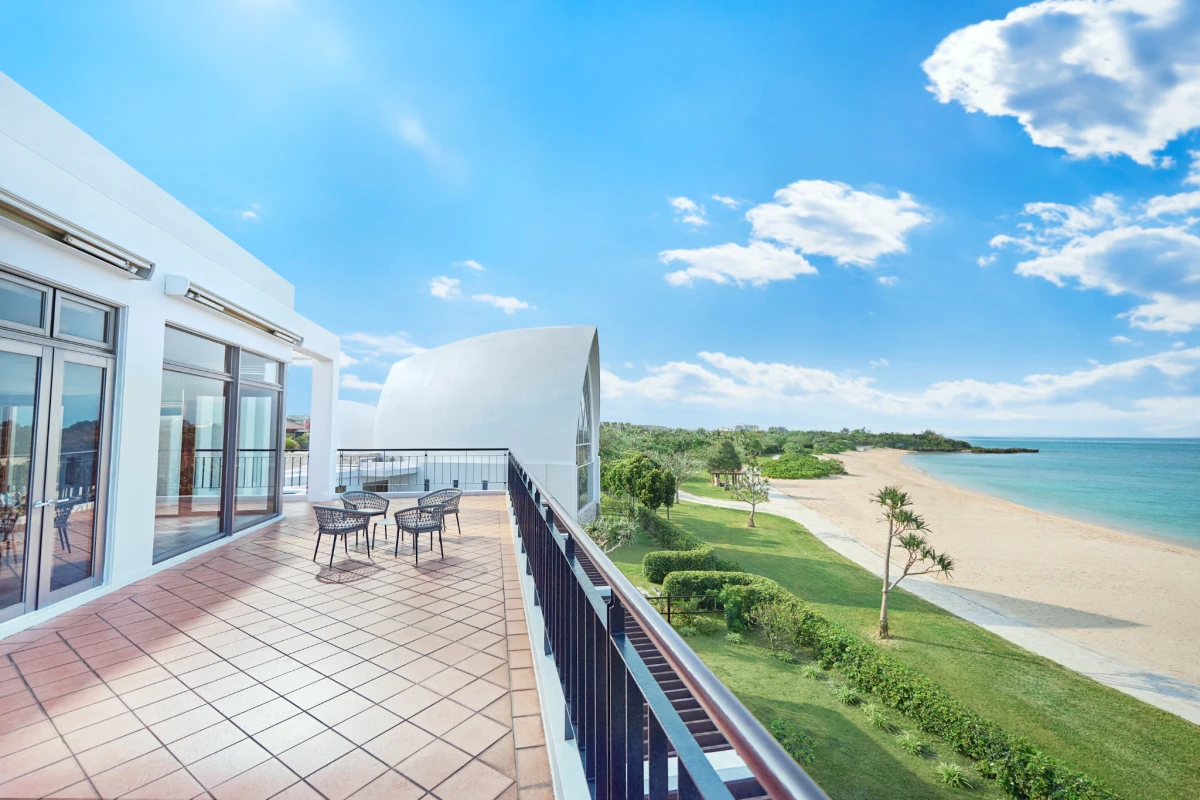 シーサイドテラス（ザ・ヨミタンリゾート アクアグレイス）:シーサイドテラス 2F