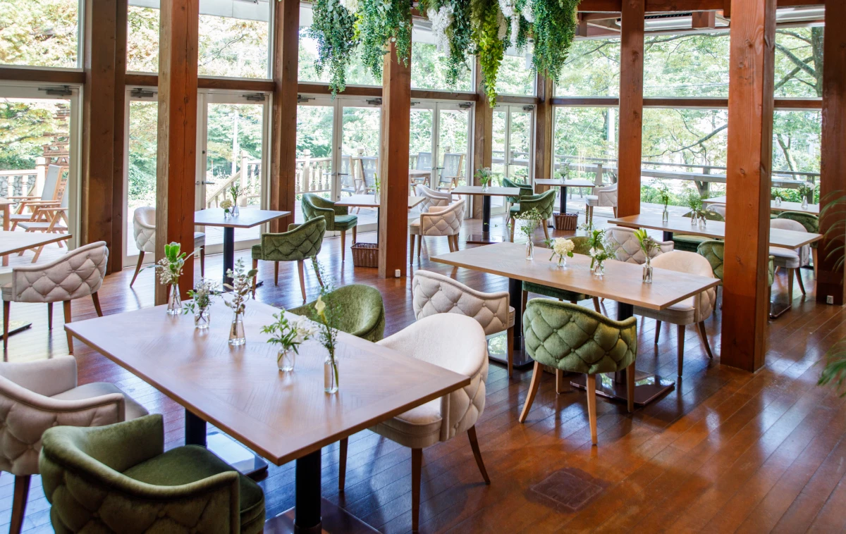 プリムローズガーデン森と水の教会:Restaurant（森のレストラン）