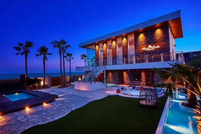 シーサイドヴィラ マウロ・アネーラ