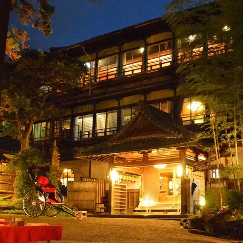 The KIKUSUIRO narapark(菊水楼)